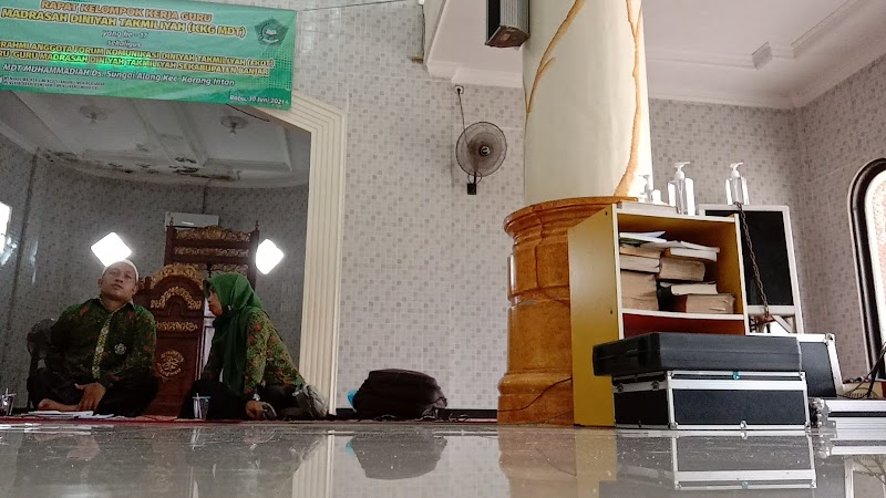 Foto dan Aktivitas Sekolah SD di Barito Timur