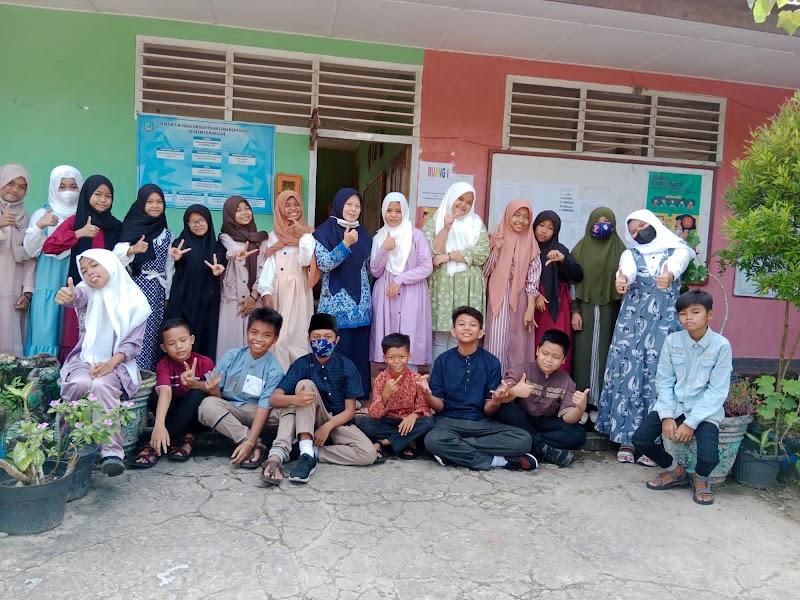 Foto dan Aktivitas Sekolah SD di Belitung Timur