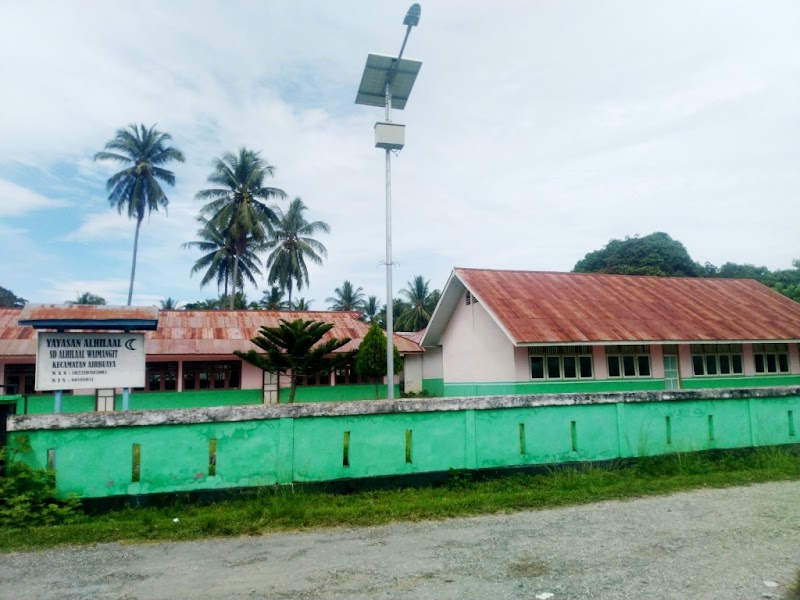 Foto dan Aktivitas Sekolah SD di Buru