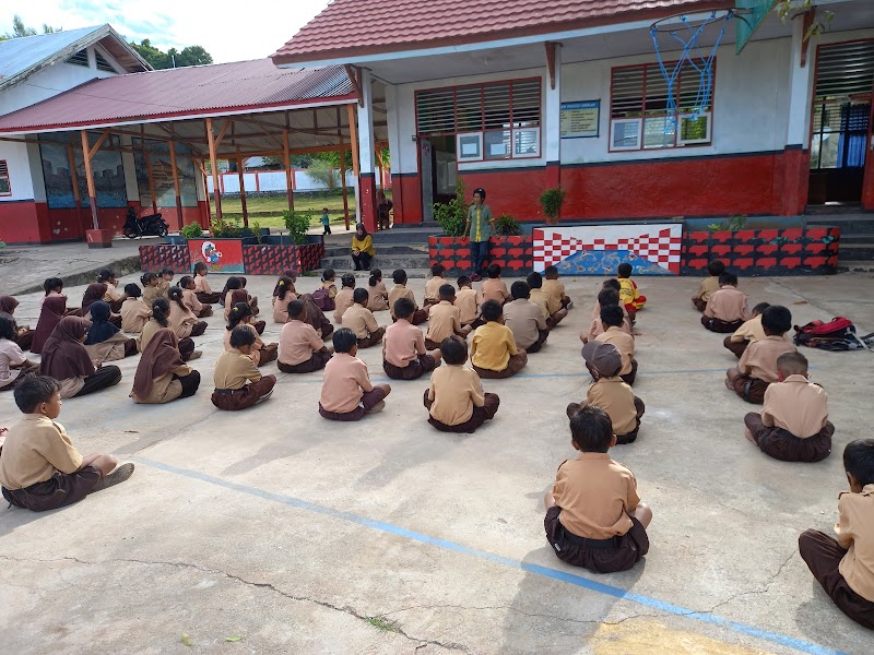 Foto dan Aktivitas Sekolah SD di Buton Tengah