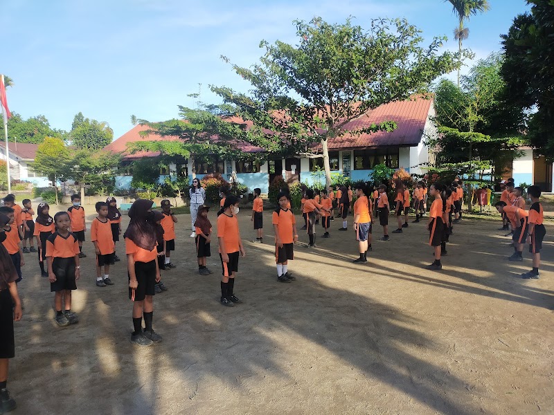 Foto dan Aktivitas Sekolah SD di Dairi