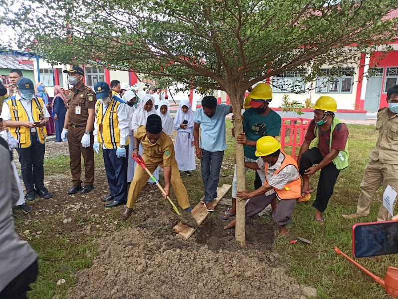 Foto dan Aktivitas Sekolah SD di Halmahera Barat