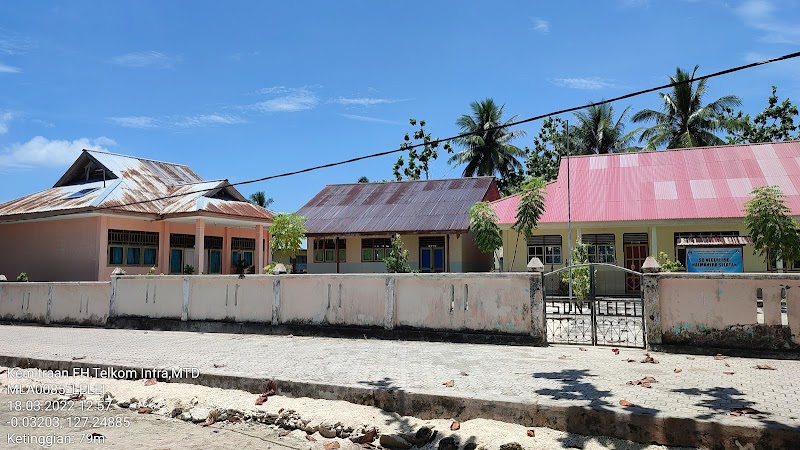 Foto dan Aktivitas Sekolah SD di Halmahera Selatan