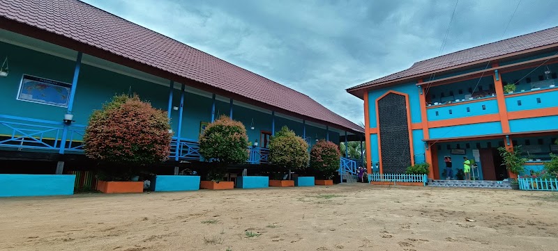 Foto dan Aktivitas Sekolah SD di Kayong Utara