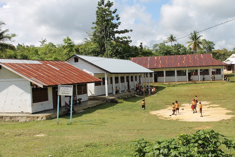 Foto dan Aktivitas Sekolah SD di Maybrat