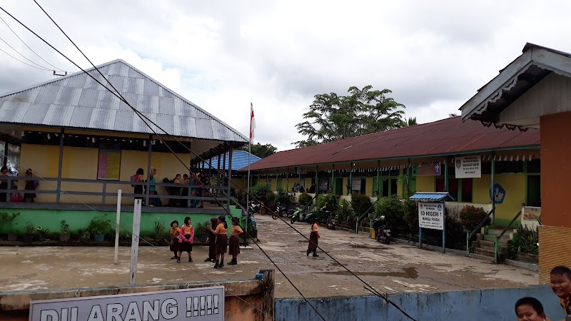 Foto dan Aktivitas Sekolah SD di Melawi