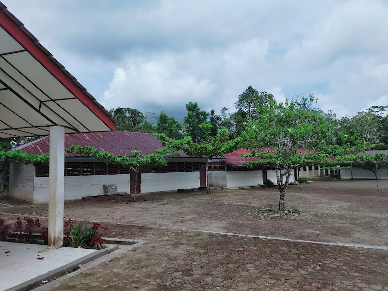 Foto dan Aktivitas Sekolah SD di Nias