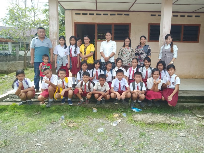 Foto dan Aktivitas Sekolah SD di Nias Barat