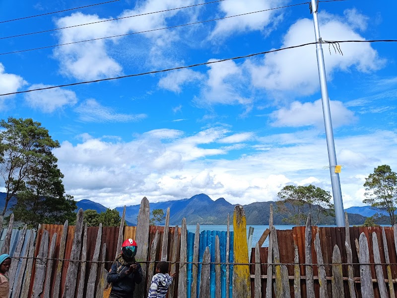 Foto dan Aktivitas Sekolah SD di Paniai