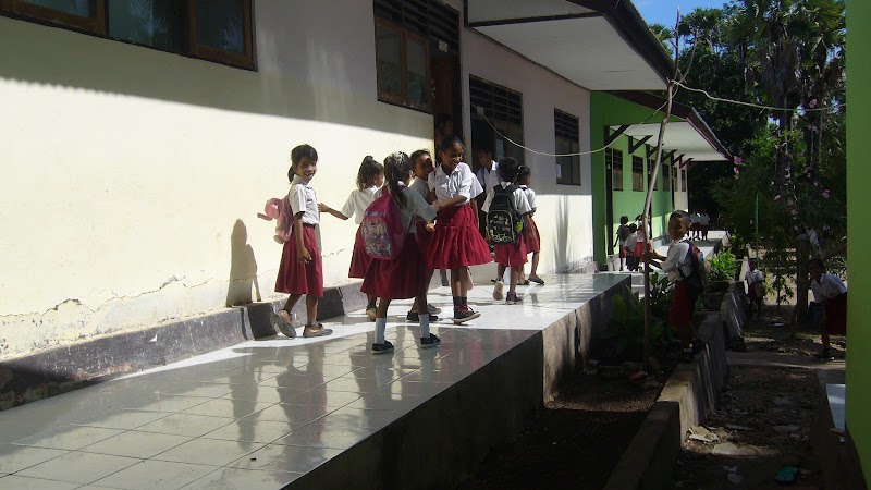 Foto dan Aktivitas Sekolah SD di Sabu Raijua