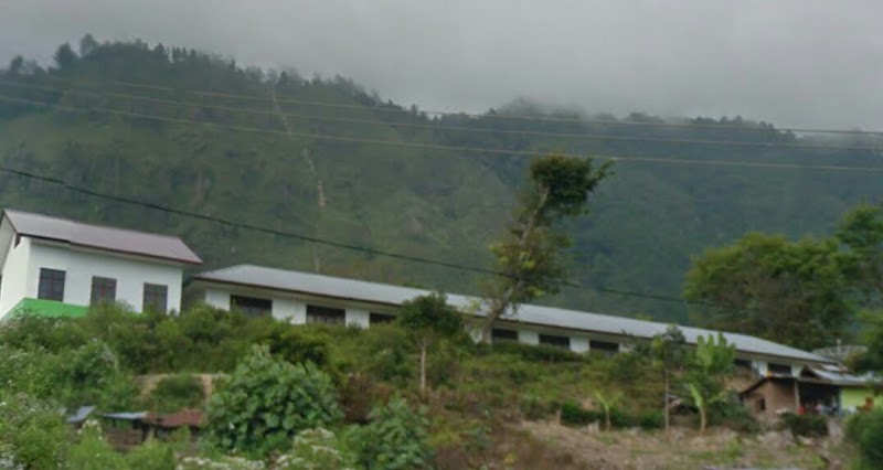 Foto dan Aktivitas Sekolah SD di Samosir