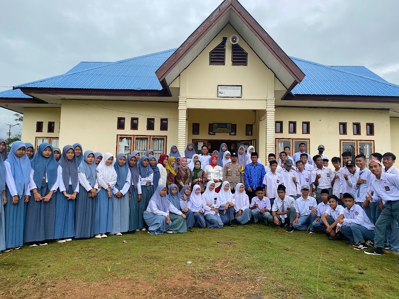 Foto SMA di Kab. Buton Utara