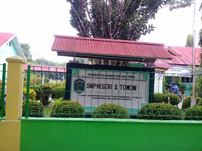 Foto SMP di Kab. Luwu Timur