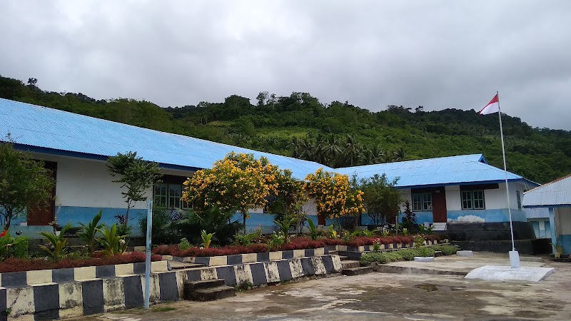 Foto SMP di Kab. Maluku Barat Daya