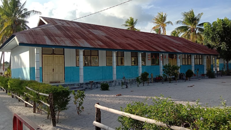 Foto SMP di Kab. Maluku Barat Daya