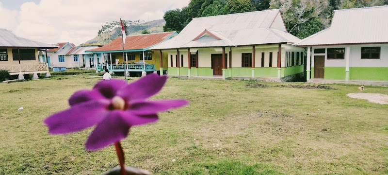 Foto SMP di Kab. Paniai