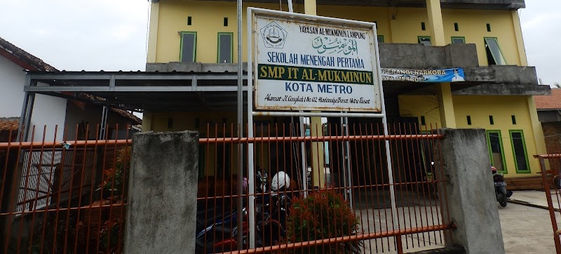 Foto SMP di Kota Metro