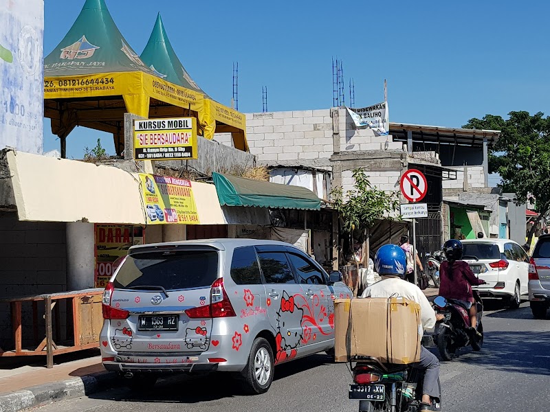 Kursus Mengemudi Sie Bersaudara (2) in Kota Surabaya