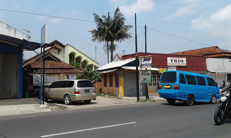 Latihan Mengemudi Santa (2) in Kota Bogor