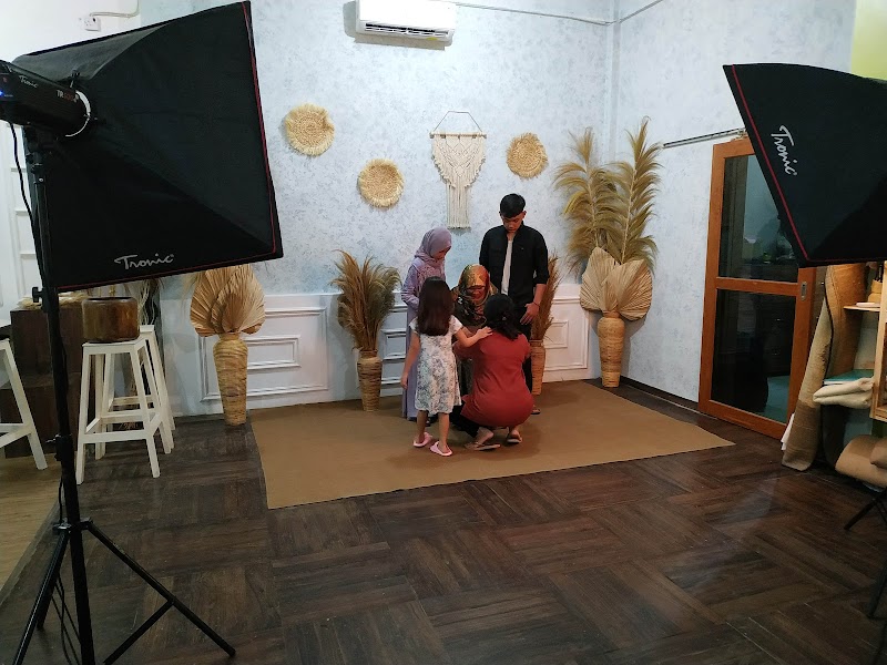 Bahasa Perasaan Photo Studio (2) in Kab. Blora