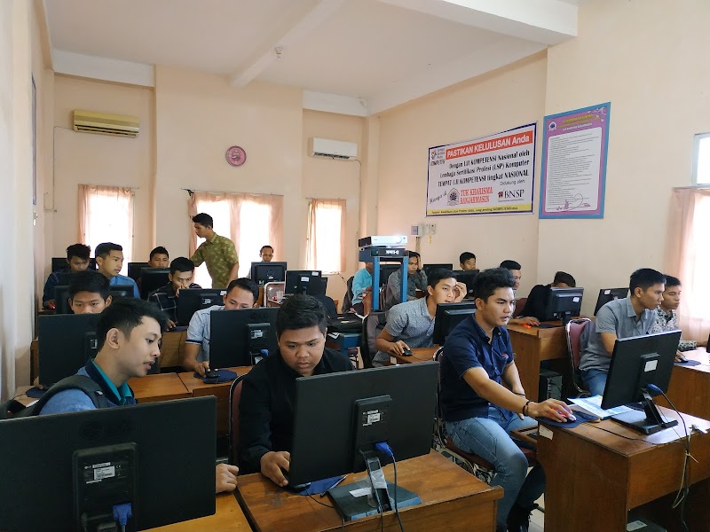 Borneo Training Course | BTC (Kursus Komputer Banjarmasin) (2) in Kota Banjarmasin