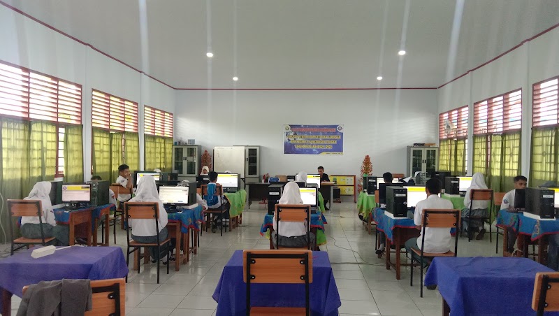 Daftar SMK Terbaik (1) in Kab. Buton Tengah