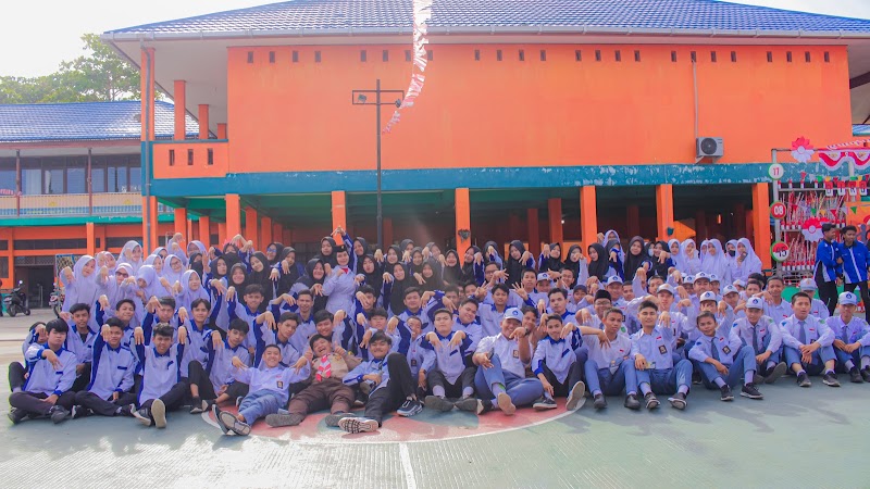 Daftar SMK Terbaik (1) in Kab. Hulu Sungai Selatan