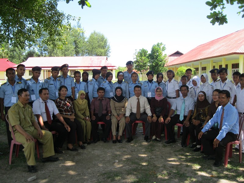 Daftar SMK Terbaik (2) in Kab. Buru