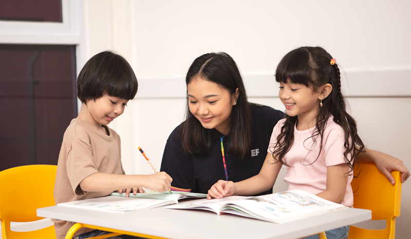 EF Pakuwon Mall (PTC) Kursus Bahasa Inggris (1) in Kota Surabaya