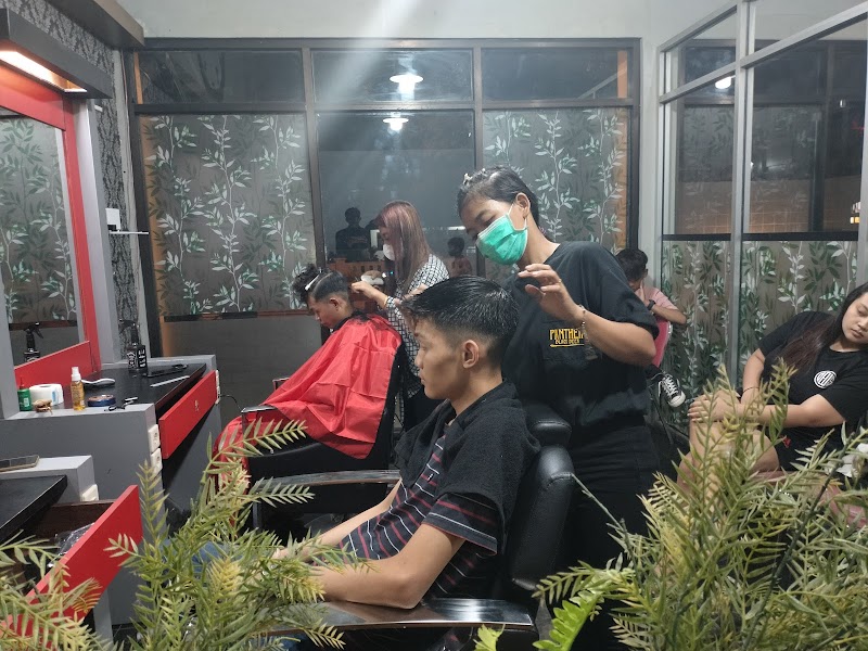 Hadi Barbershop (2) in Kab. Pacitan