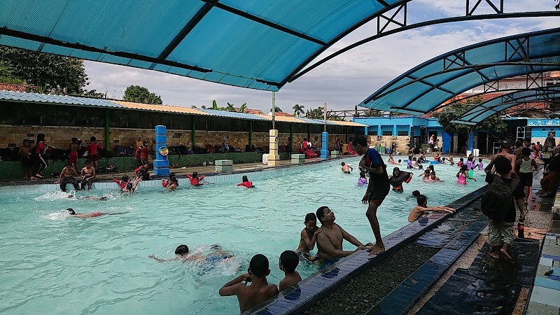 Kolam Renang Futsal dan Penginapan Hj. Muriyah (1) in Kota Tegal