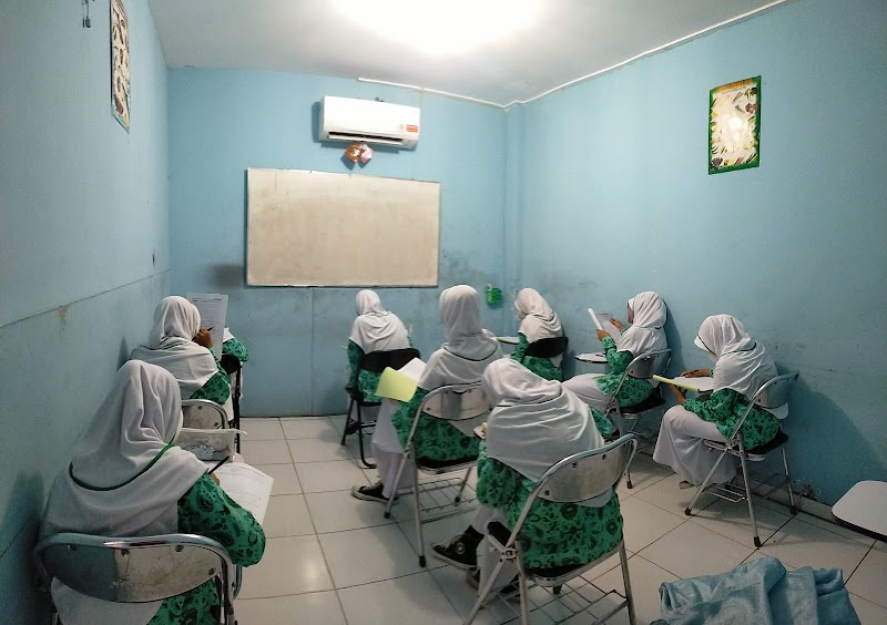 Kursus B Inggris Elen Langon (3) in Kab. Trenggalek