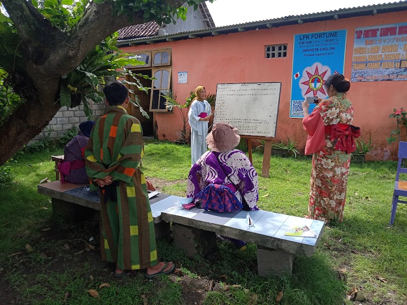 Kursus Bahasa Mandarin, Jepang, Inggris, Jerman, Korea (2) in Kota Kediri