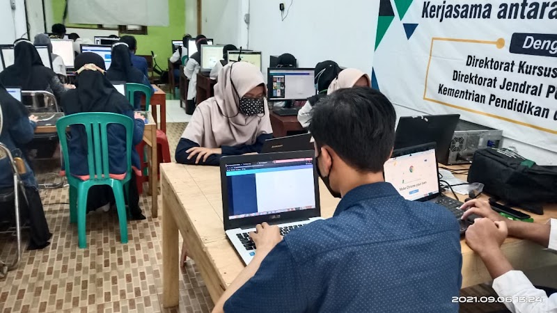 Kursus Komputer Alhikmah Ciamis (1) in Kab. Cilacap