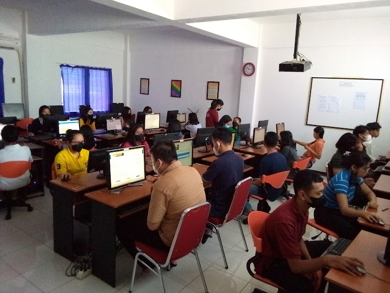 Kursus Komputer dan Bimbingan Belajar LKP GO SMART (2) in Kota Magelang