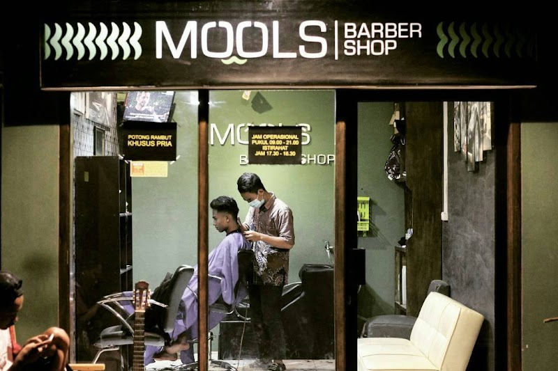 Mools Barbershop (1) in Kab. Blora