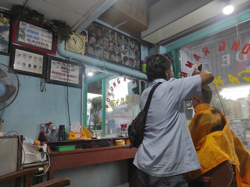 Potong Rambut Kurnia (2) in Kab. Gresik