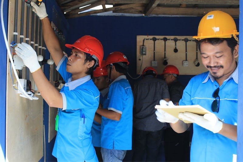 PUSDIKLAT KAMPUS MANDIRI ( PELATIHAN TEKNIK / LPK ) (2) in Bali